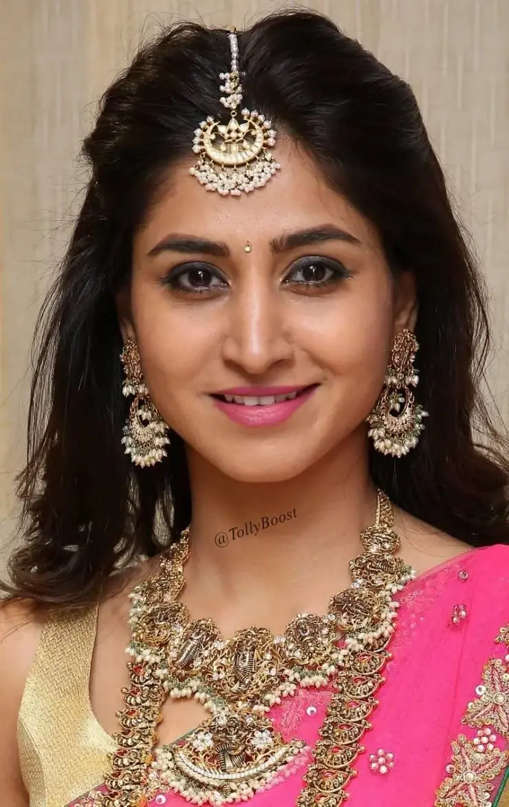 Indian TV Girl Varshini Sounderajan Beautiful Jewelry Face Closeup